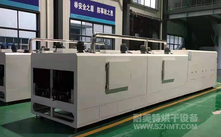 烘新能源電動汽車的控制器雙通道固化冷卻線